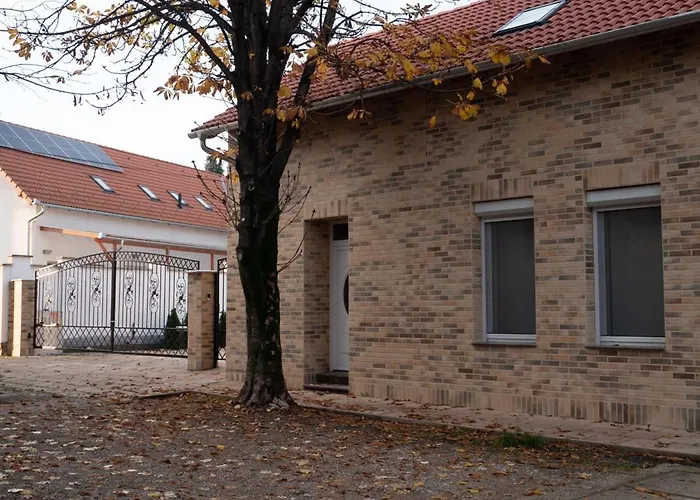 בית הארחה Andoravendeghaz - Villány